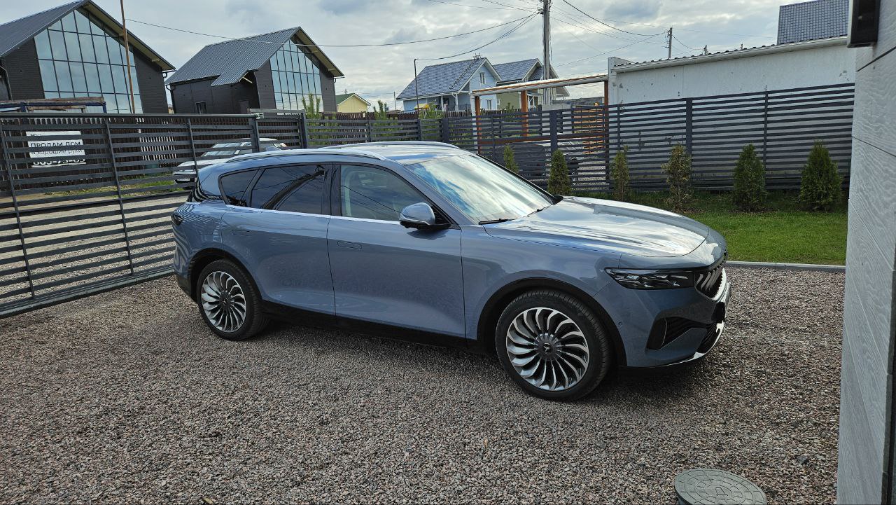 tg: Не знаю, как он днем, но в сумерках красиво очень. Ему надо белую кры…