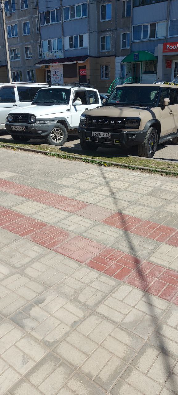 tg: Не смог не сфоткаться с танком 😂