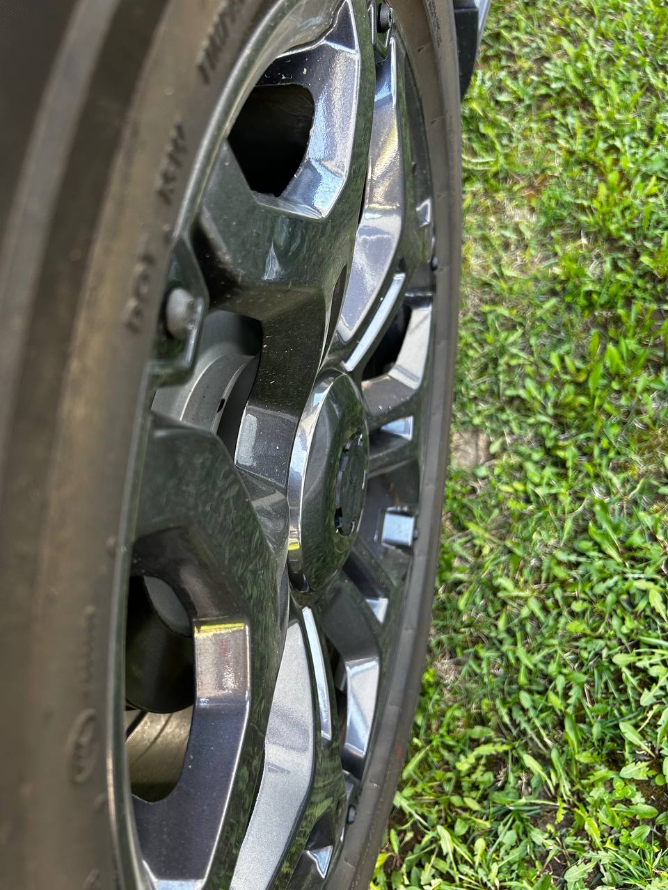 tg: А какие для дилерских машин? Эти выброшу или если надо кому забирайте …