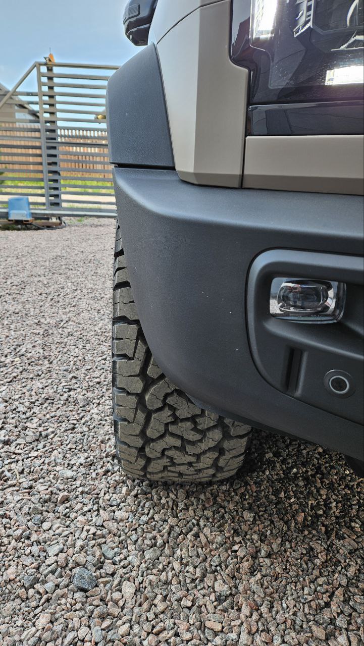 tg: Поставил 275/55. Впритык. Но проставки будут ещё 20 мм