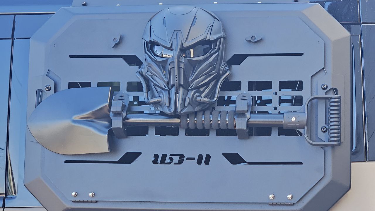 tg: Лопату не скомуниздят? Легко снимается?