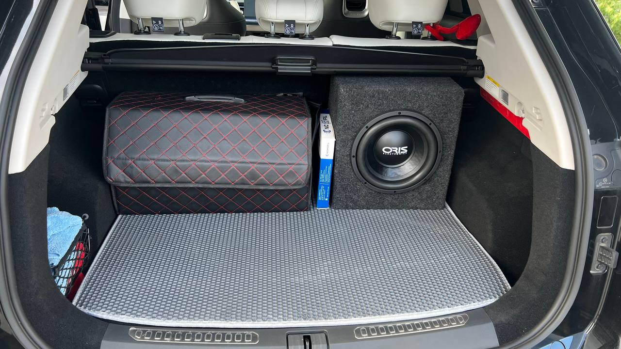 tg: Всем привет. Подскажите - у нас зад - перед, динамики одинаковые? 15,6…