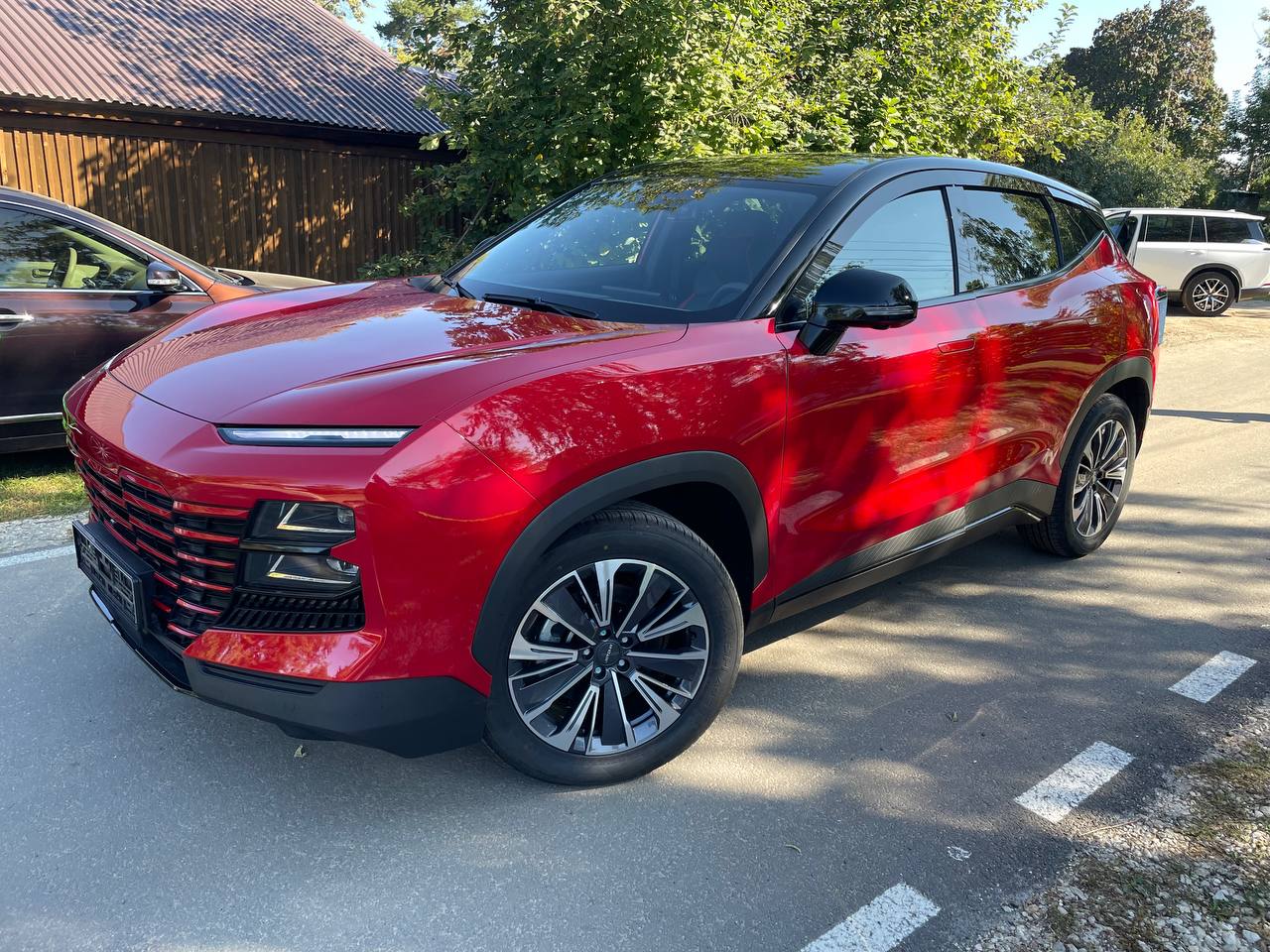 tg: я как то спецом то и не фоткал крышу. Вот такая есть после оклейки