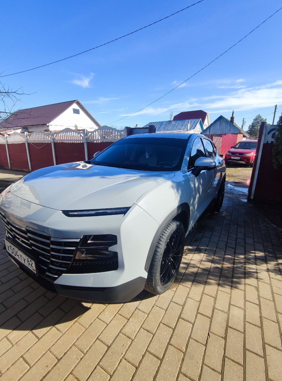 tg: Резина как будто в масляной ванне пролежала) всегда блЯстит😁👌🏻