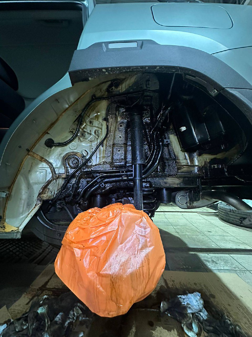 tg: Кто даст совет по шумоизоляции под подкрылки? В Т1 Как прикреплять? М…